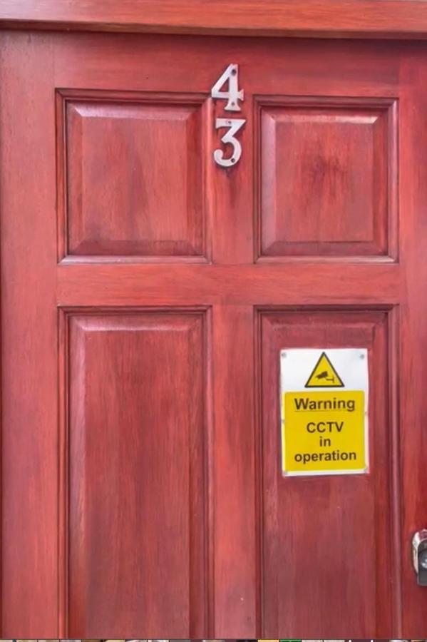 The Electric Vibe Apartment London Exterior photo
